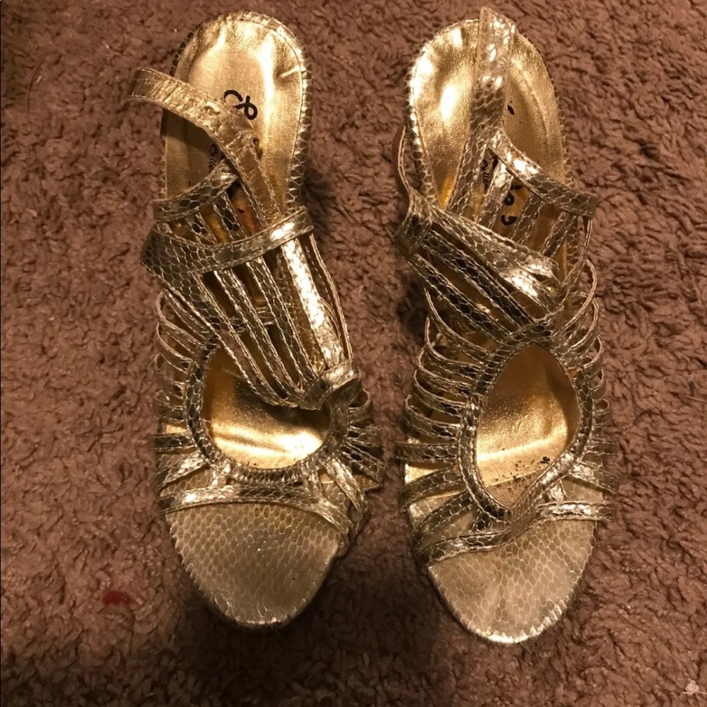 High Heels - Picture 2 of 3